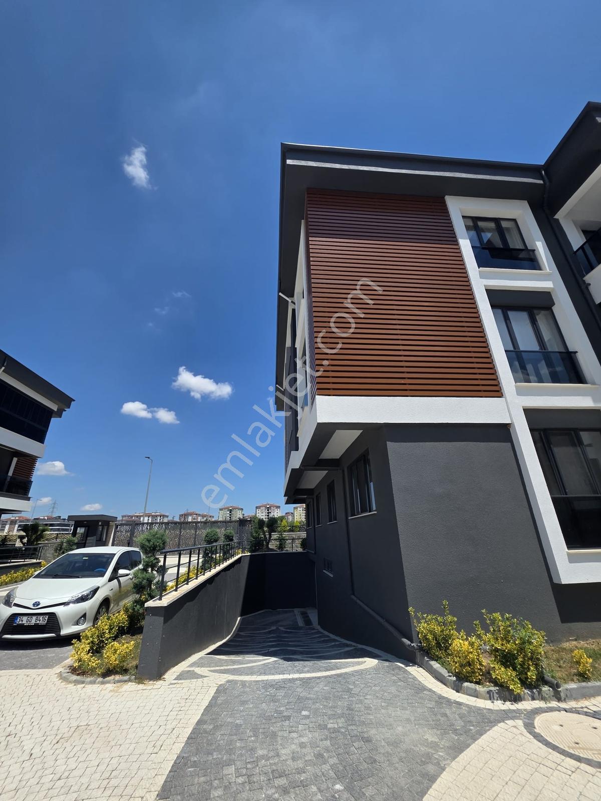 Koru 2 Son Daire 3+1 Zemin Havuz Cephe Yatay Mimari — fotoğraf 4
