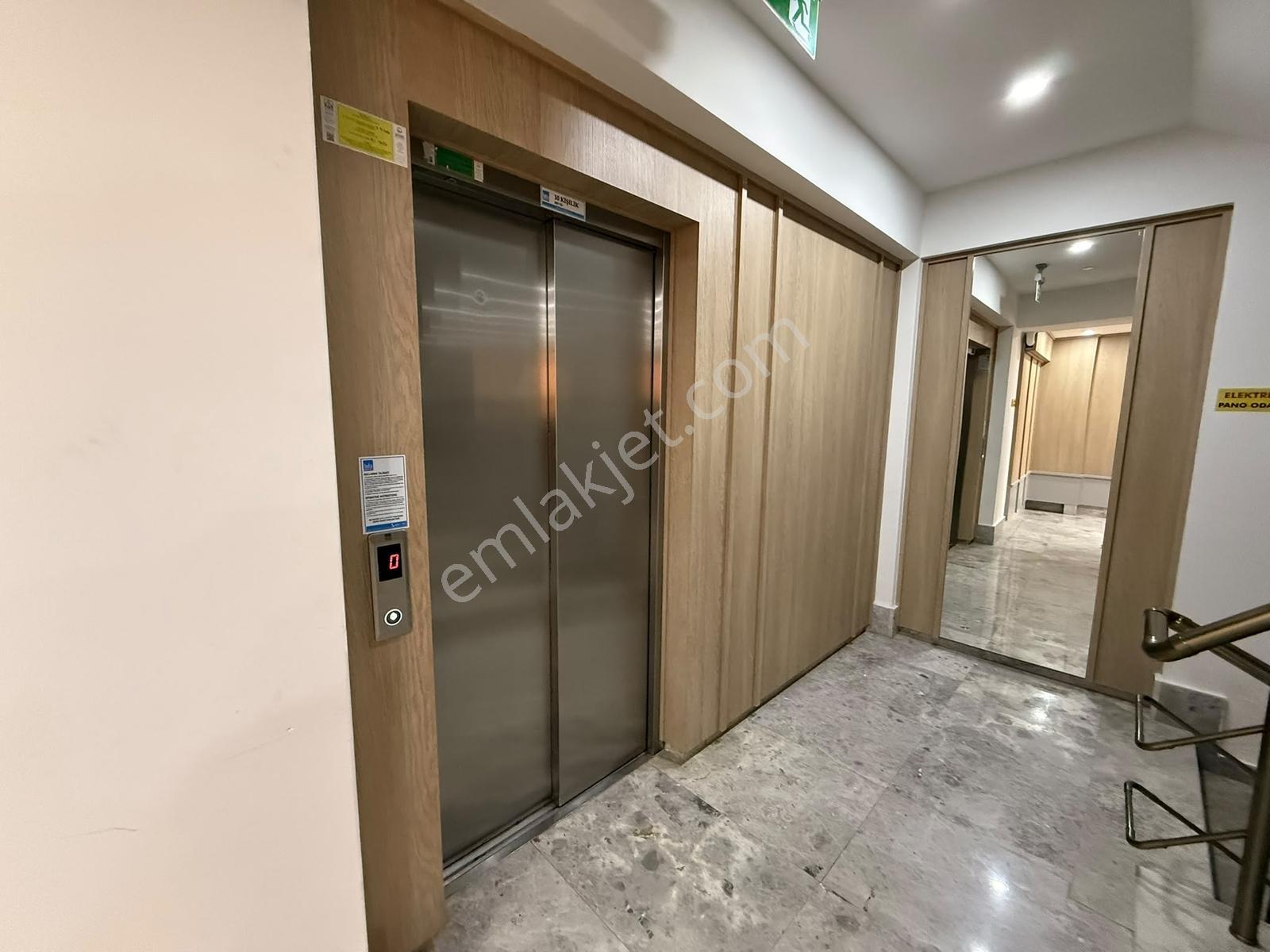 Remax Anı 'dan Çengelköy Vera Sitesi 'nde 4+1 Çatı Dubleksi — fotoğraf 7
