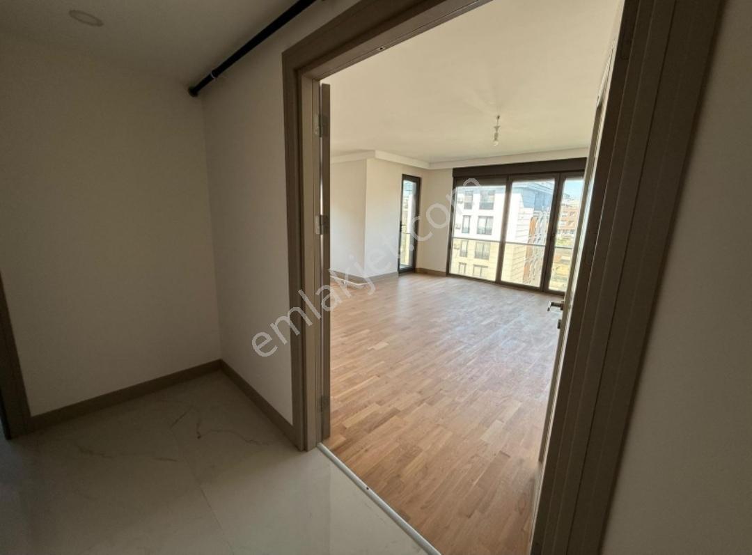 Remax Anı 'dan Çengelköy Vera Sitesi 'nde 4+1 Çatı Dubleksi — fotoğraf 9