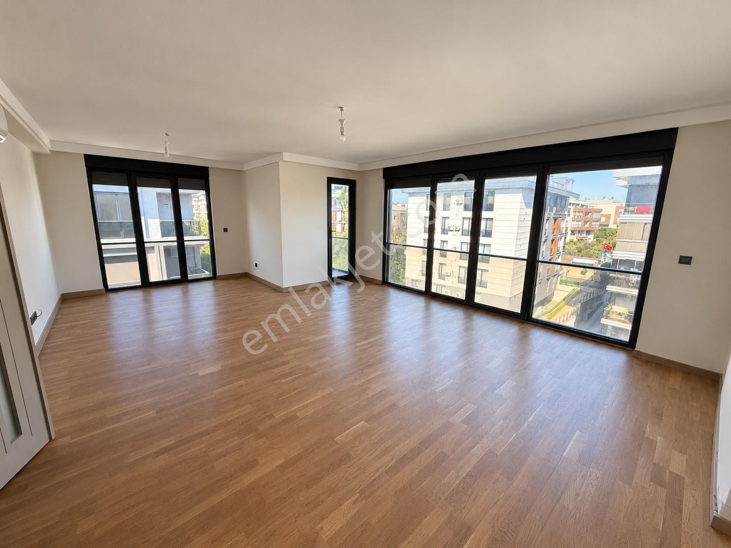 Remax Anı 'dan Çengelköy Vera Sitesi 'nde 4+1 Çatı Dubleksi — fotoğraf 10
