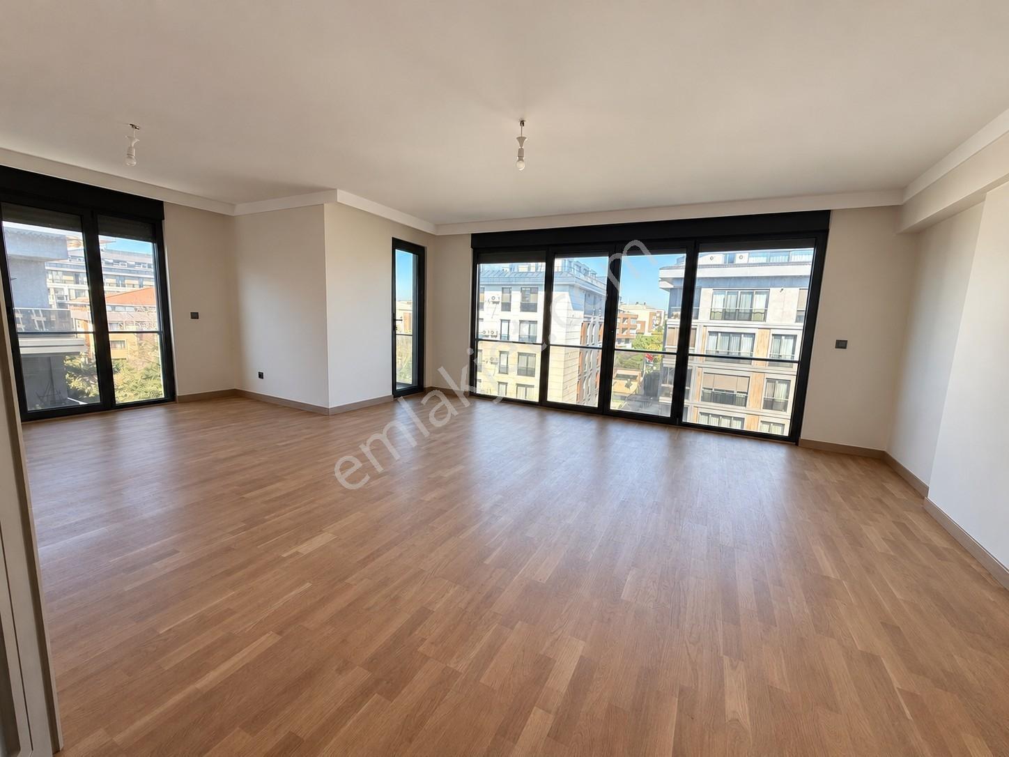 Remax Anı 'dan Çengelköy Vera Sitesi 'nde 4+1 Çatı Dubleksi — fotoğraf 11