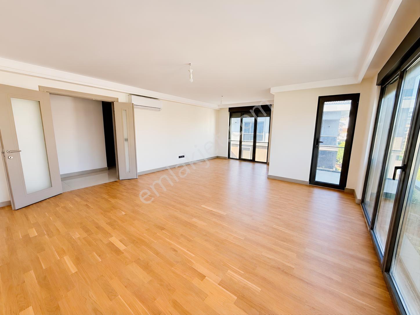 Remax Anı 'dan Çengelköy Vera Sitesi 'nde 4+1 Çatı Dubleksi — fotoğraf 14
