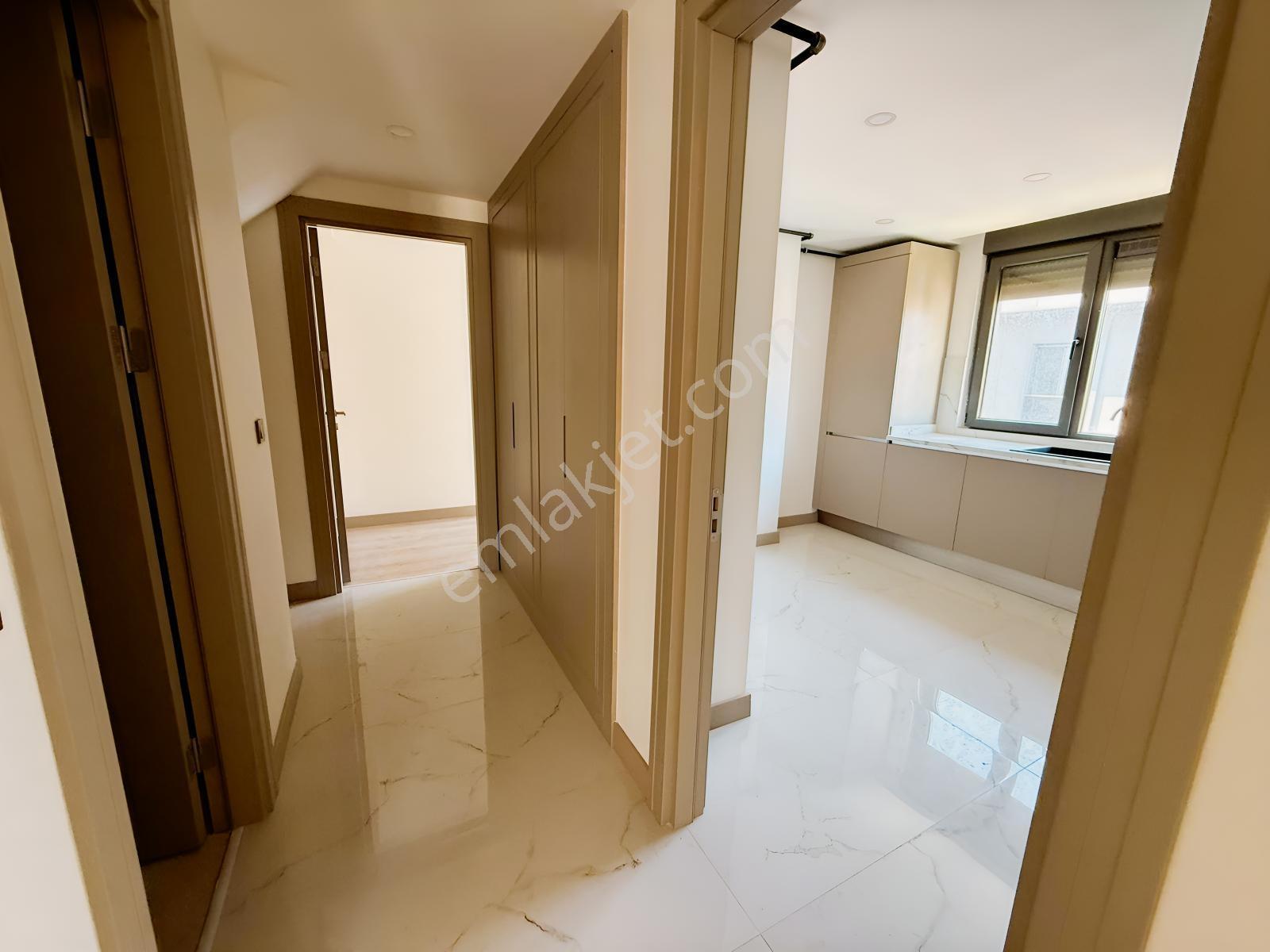 Remax Anı 'dan Çengelköy Vera Sitesi 'nde 4+1 Çatı Dubleksi — fotoğraf 20
