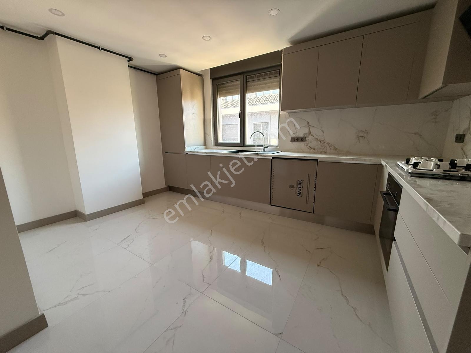Remax Anı 'dan Çengelköy Vera Sitesi 'nde 4+1 Çatı Dubleksi — fotoğraf 21