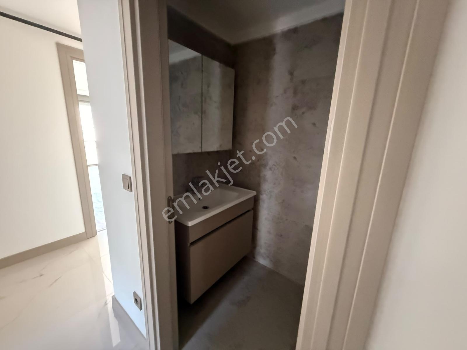 Remax Anı 'dan Çengelköy Vera Sitesi 'nde 4+1 Çatı Dubleksi — fotoğraf 23
