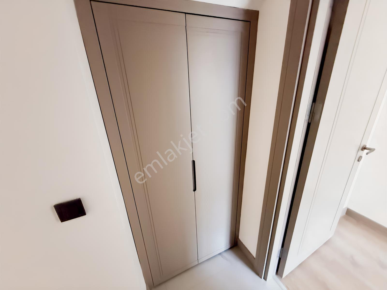 Remax Anı 'dan Çengelköy Vera Sitesi 'nde 4+1 Çatı Dubleksi — fotoğraf 24