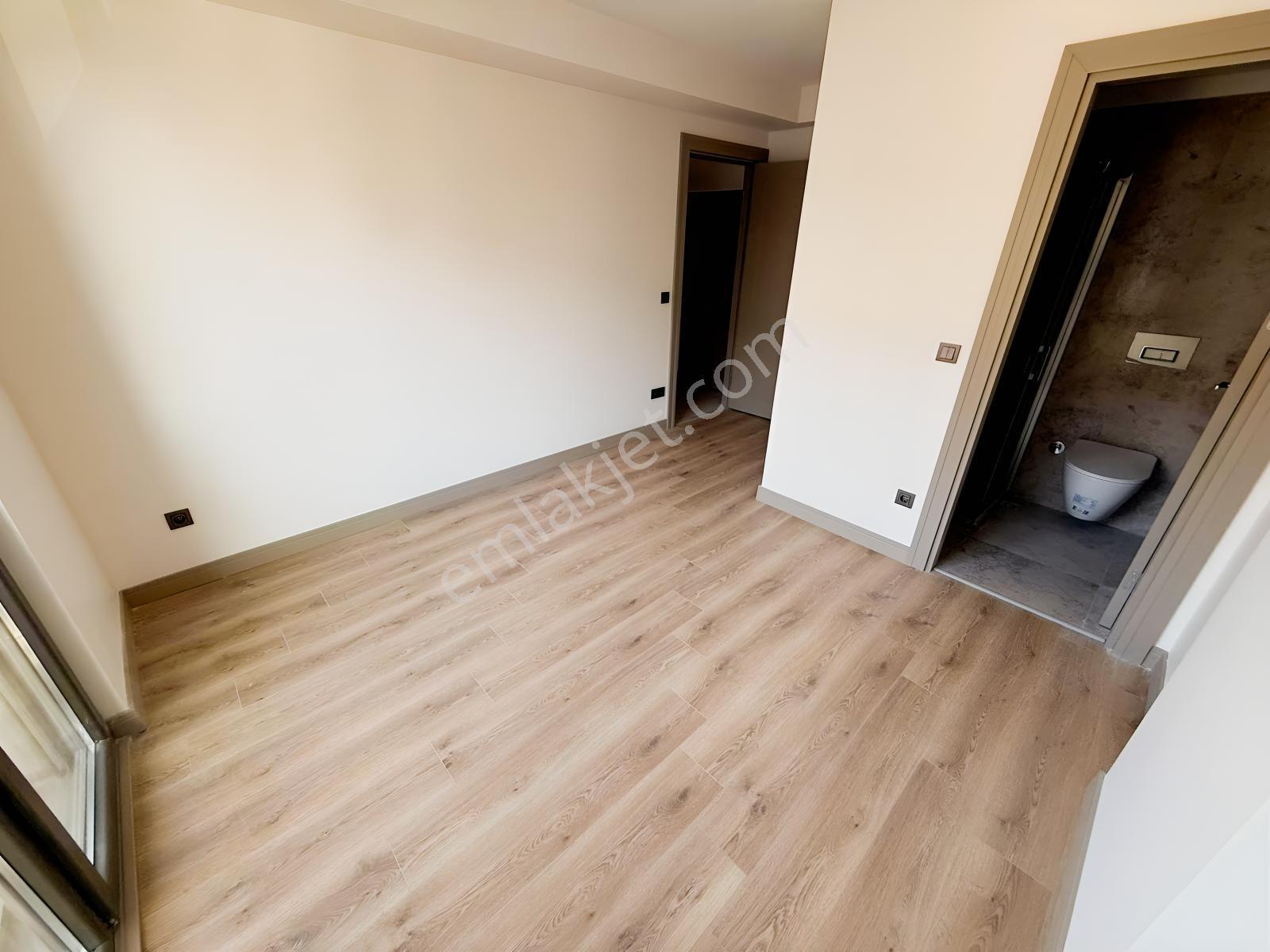 Remax Anı 'dan Çengelköy Vera Sitesi 'nde 4+1 Çatı Dubleksi — fotoğraf 27