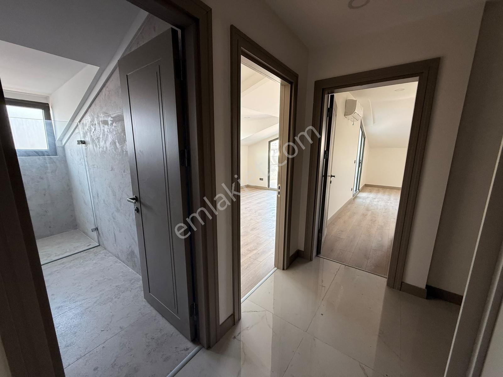 Remax Anı 'dan Çengelköy Vera Sitesi 'nde 4+1 Çatı Dubleksi — fotoğraf 33
