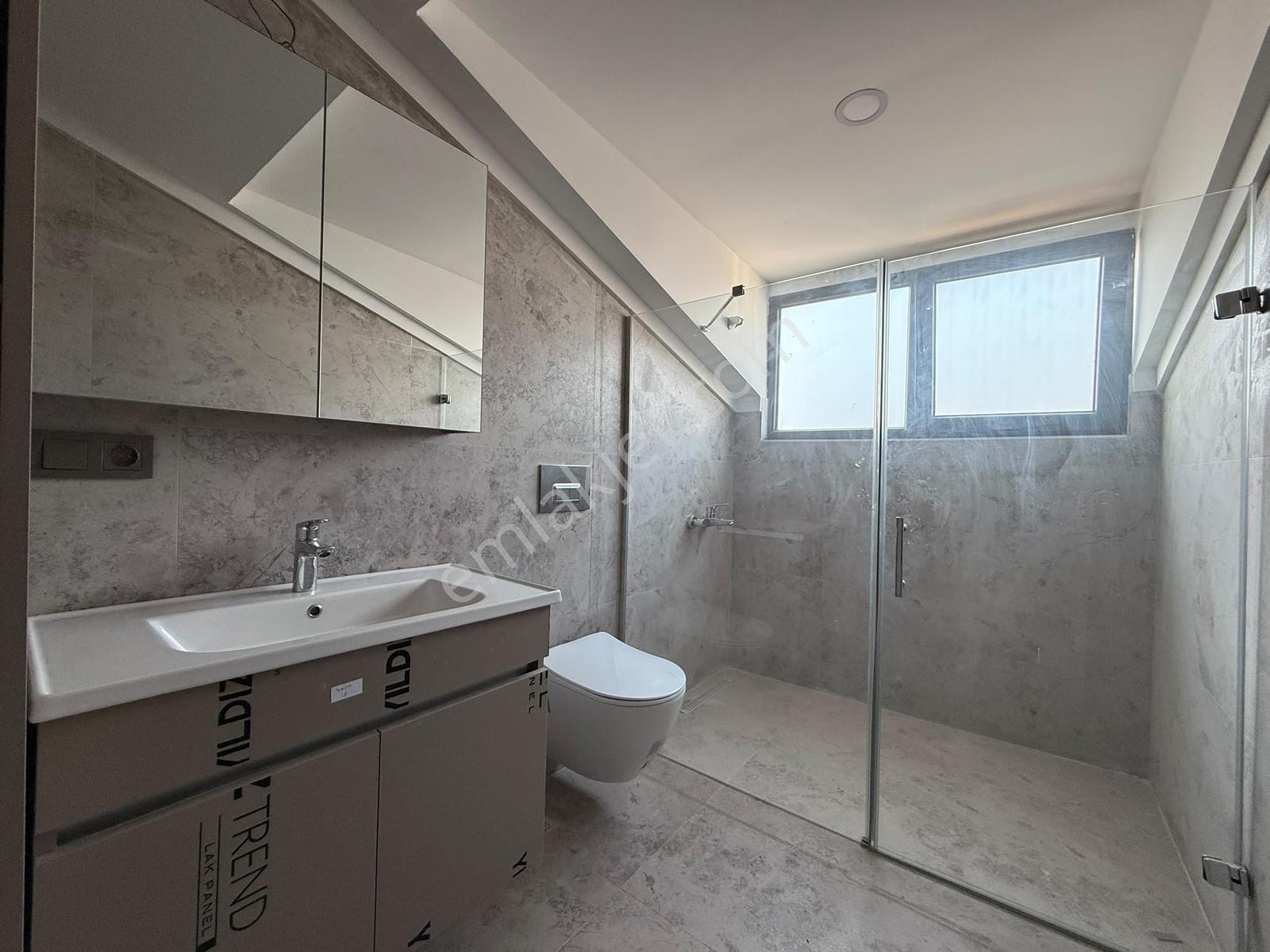 Remax Anı 'dan Çengelköy Vera Sitesi 'nde 4+1 Çatı Dubleksi — fotoğraf 35