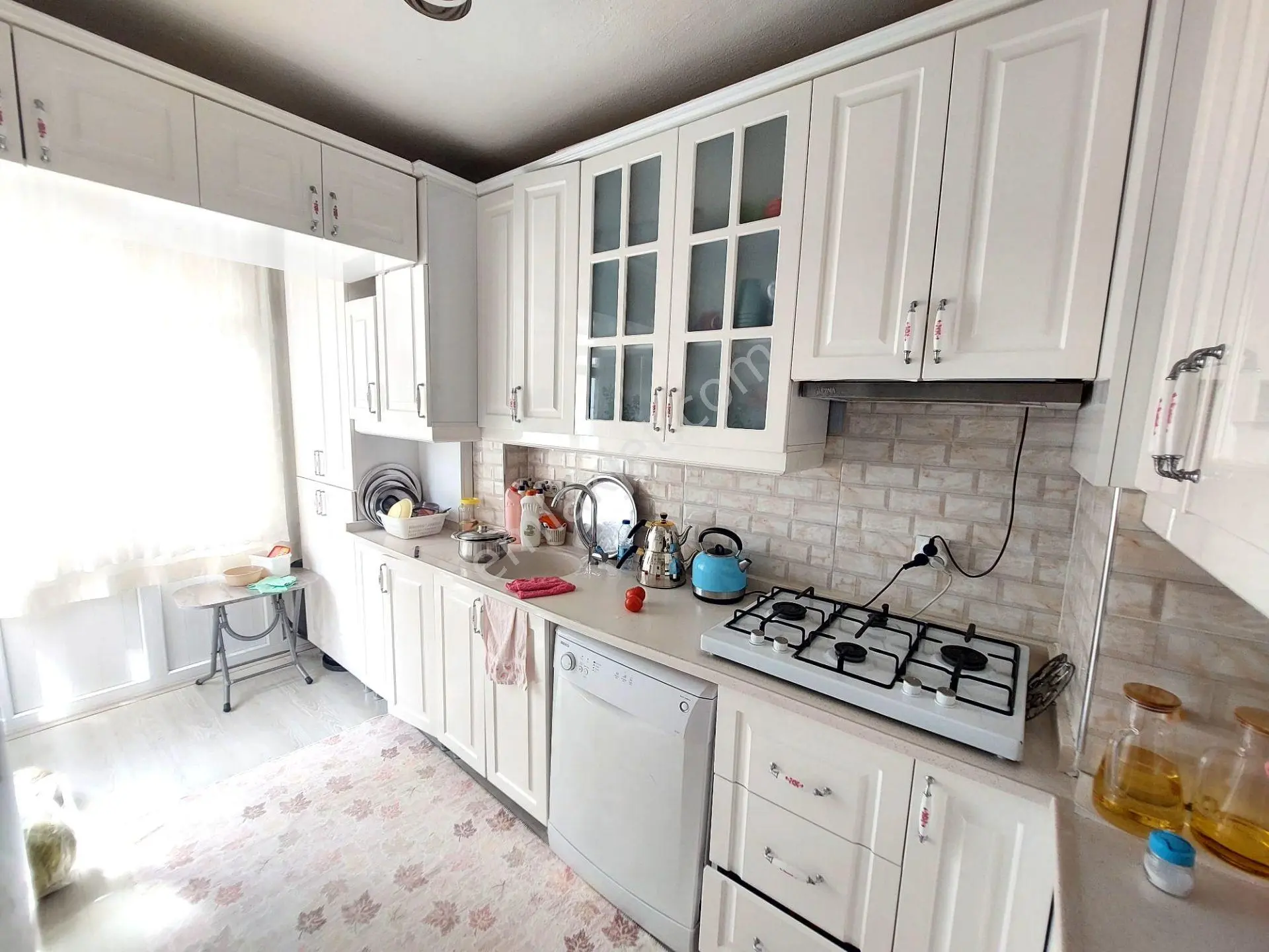 Çatkapıdan Selçuklu Mh Merkezi Lokasyonda Katta Salon Bağımsız 3+1 Daire