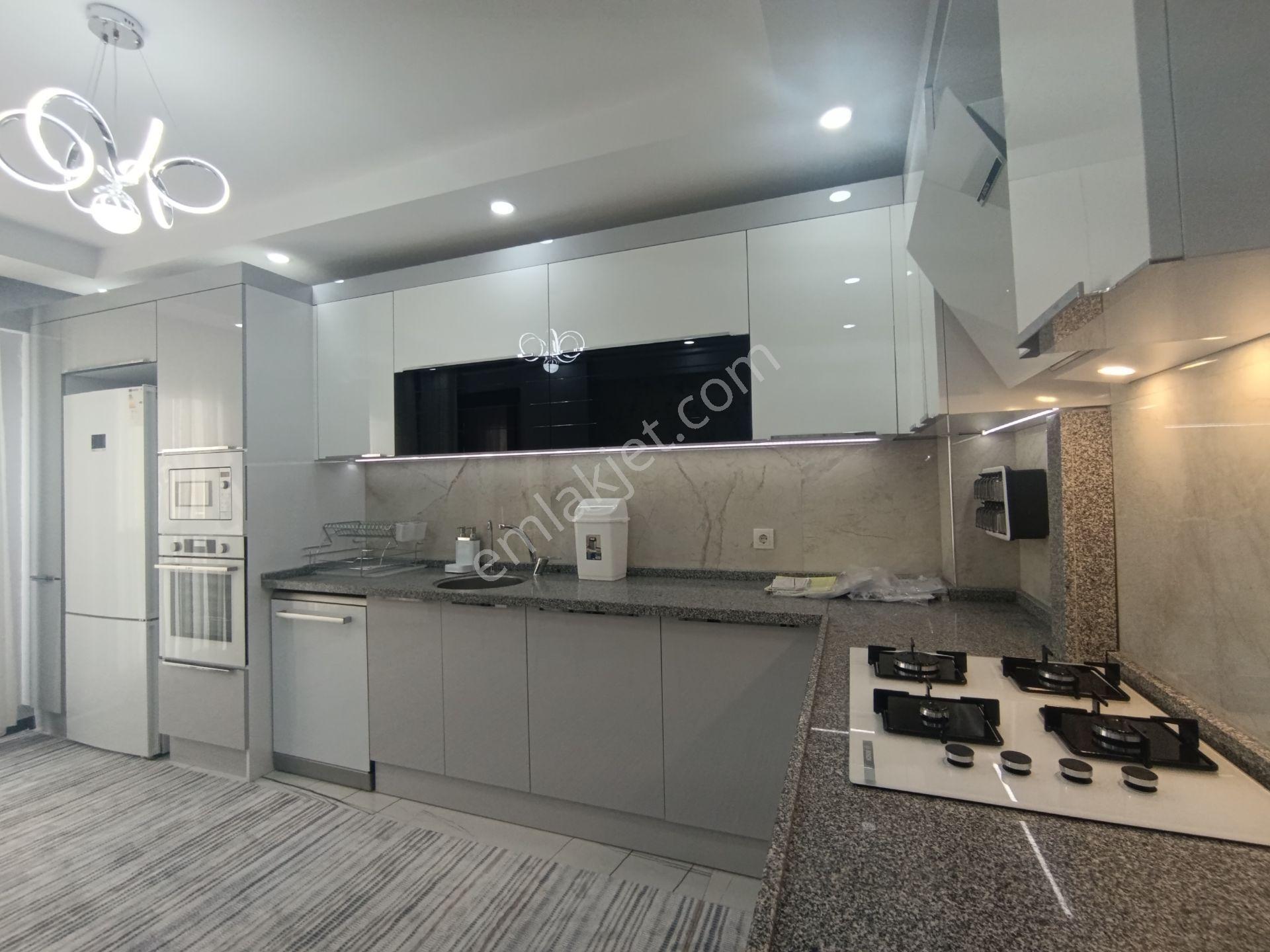Salihli Sağlık Mahallesinde 3+1 3 Balkonlu Daire — fotoğraf 6
