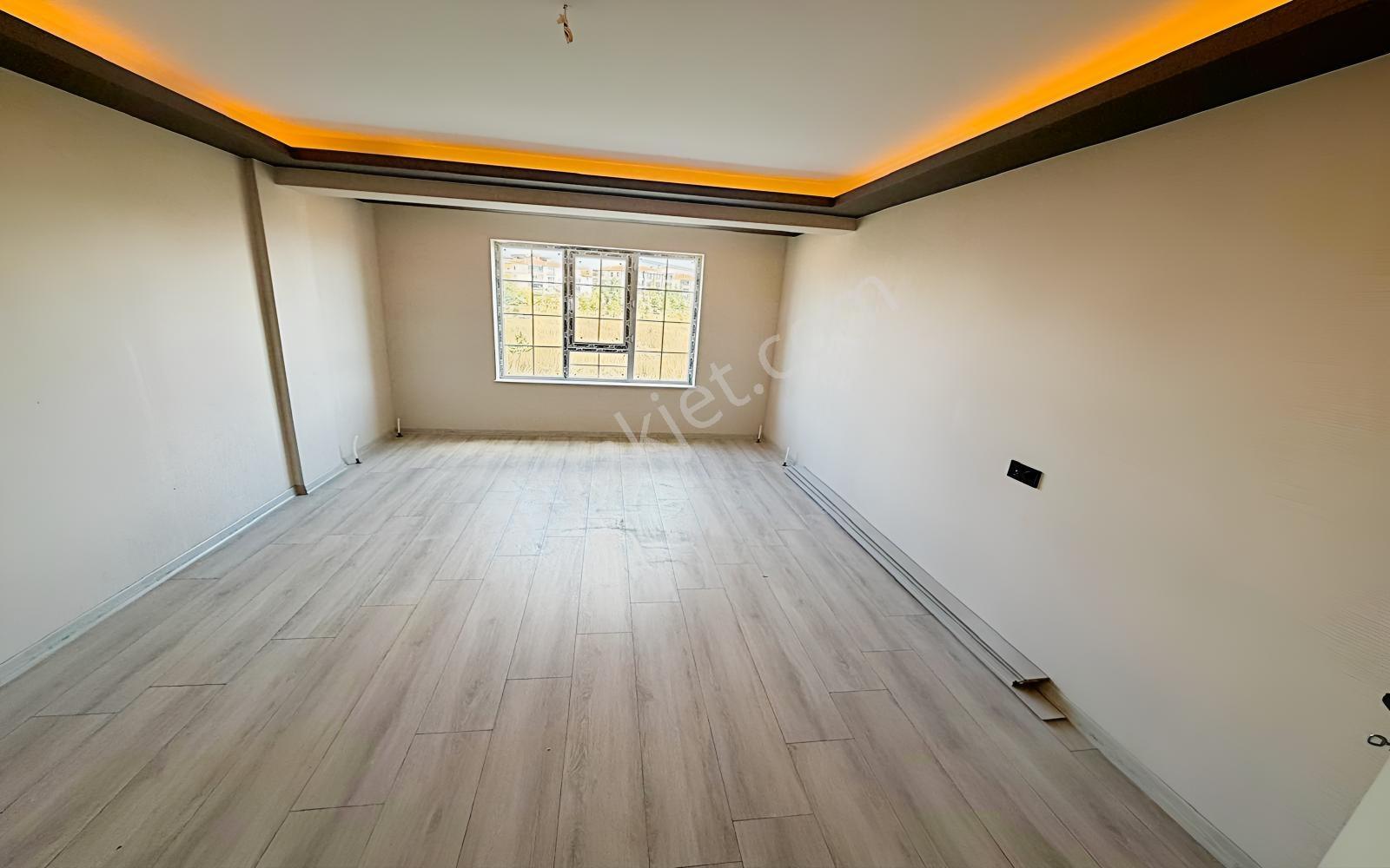 Yenikent Emlak'tan Satılık 3+1 Geniş M2 Manzaralı Daire — fotoğraf 2
