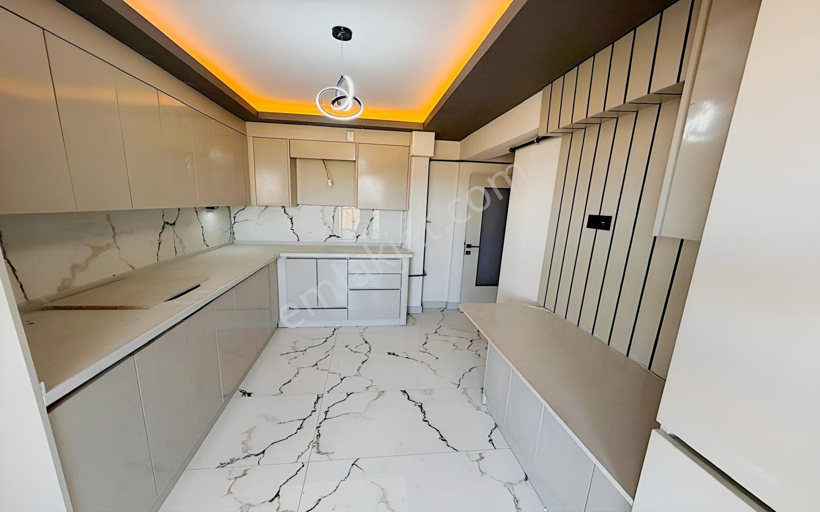 Yenikent Emlak'tan Satılık 3+1 Geniş M2 Manzaralı Daire — fotoğraf 4