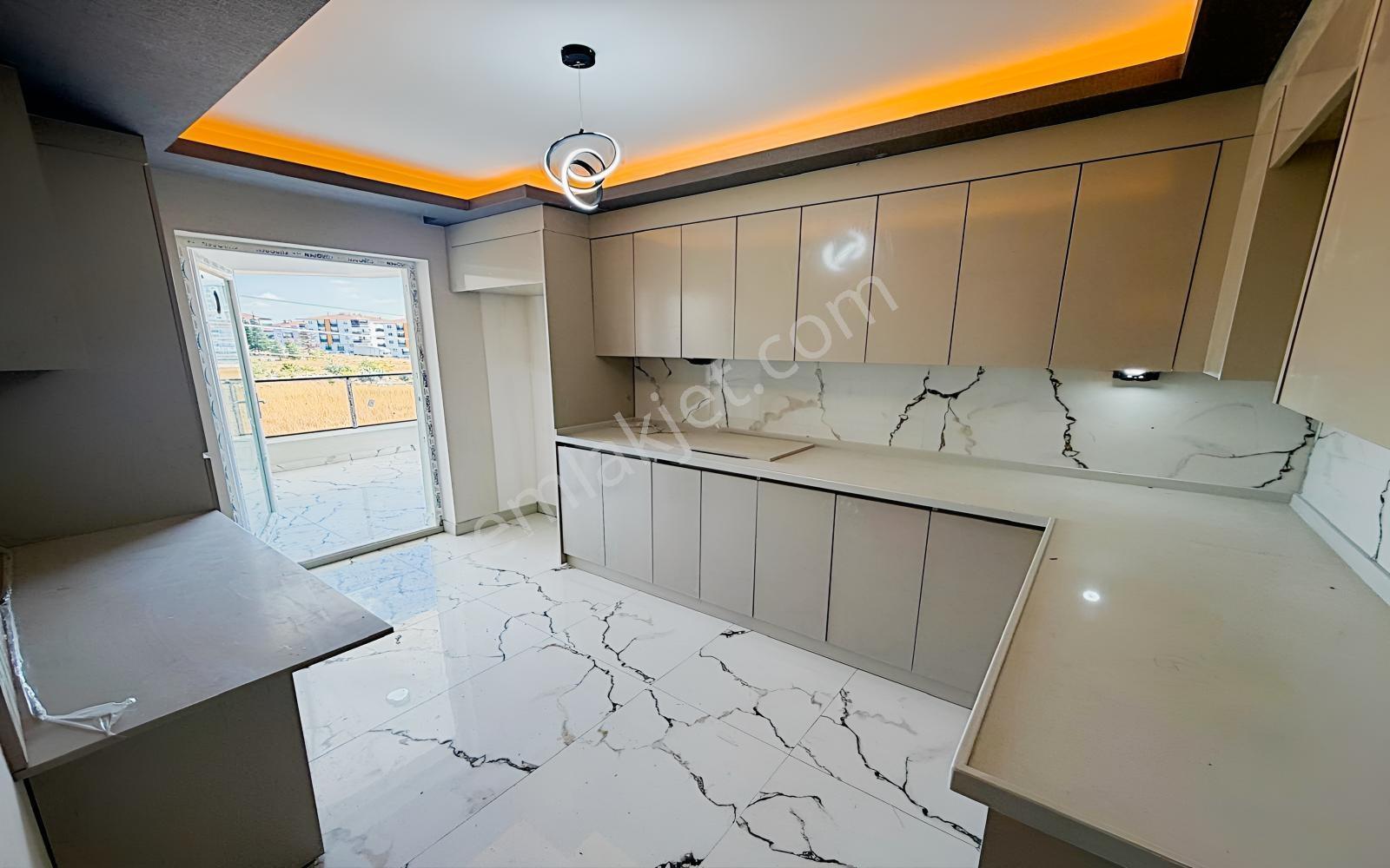 Yenikent Emlak'tan Satılık 3+1 Geniş M2 Manzaralı Daire — fotoğraf 21
