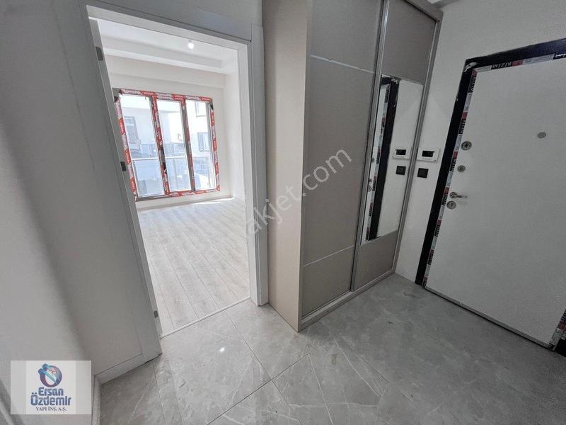 Ersan Özdemirden İkizçayda Kapalı Otoparklı Havuzlu Site İçi 1+1 — fotoğraf 13