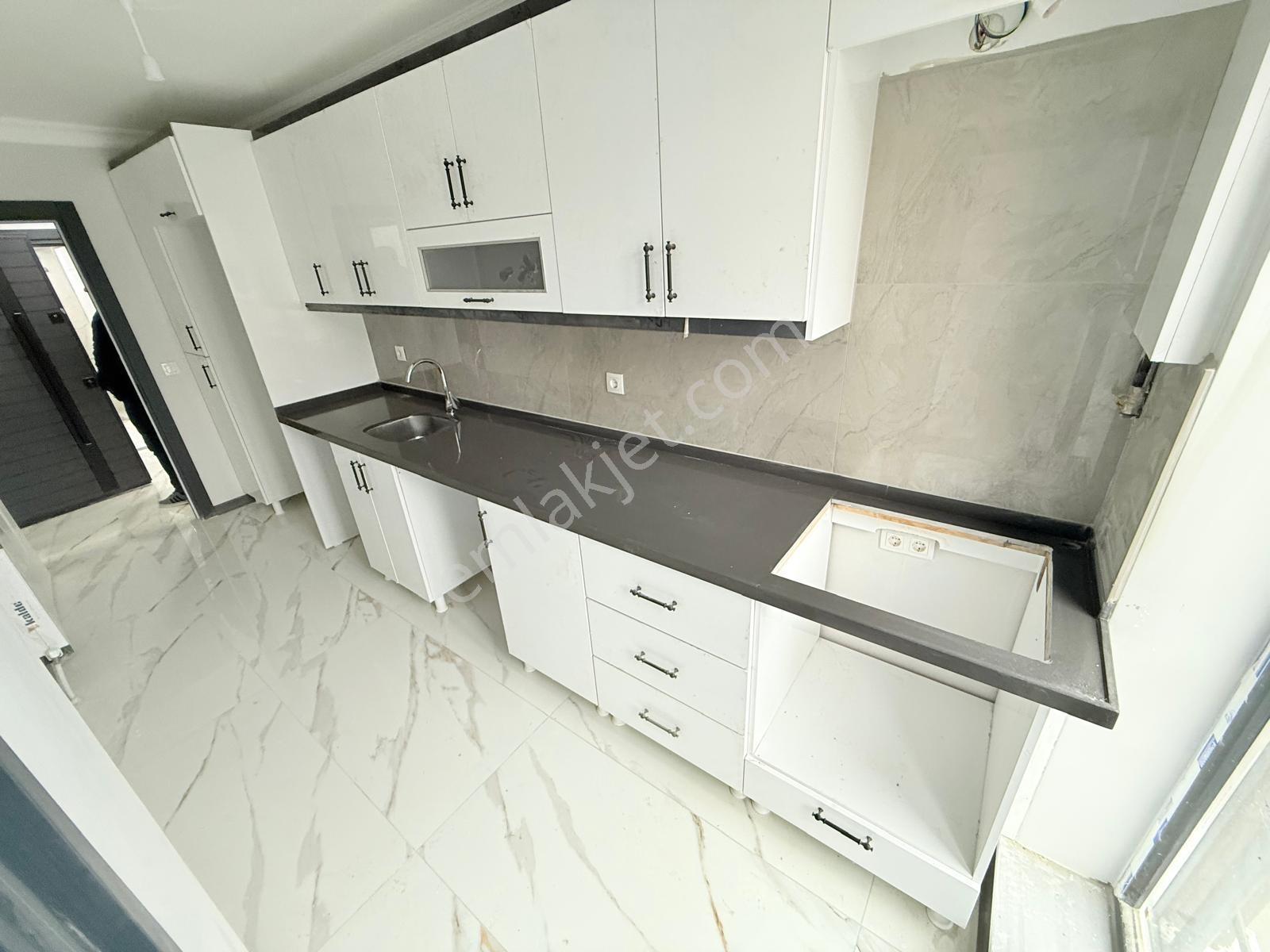 Pusula İnş.tan Cebeci Mah Cadeye Yakın 100m2 4kat Daire — fotoğraf 2