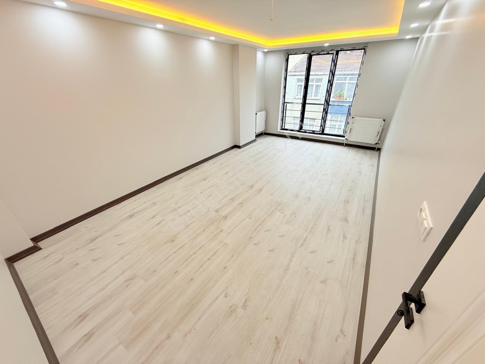 Pusula İnş.tan Cebeci Mah Cadeye Yakın 100m2 4kat Daire — fotoğraf 3