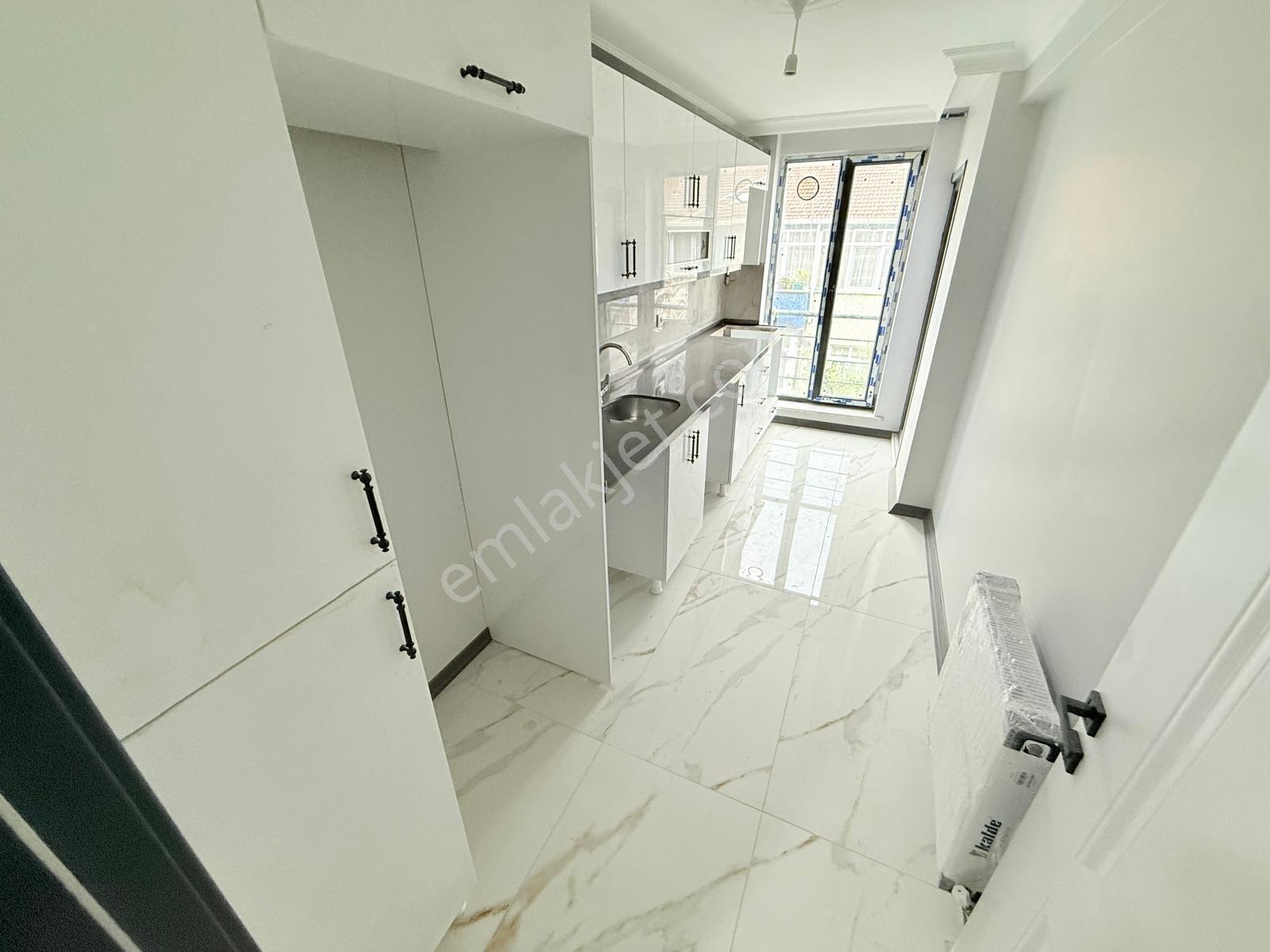 Pusula İnş.tan Cebeci Mah Cadeye Yakın 100m2 4kat Daire — fotoğraf 7
