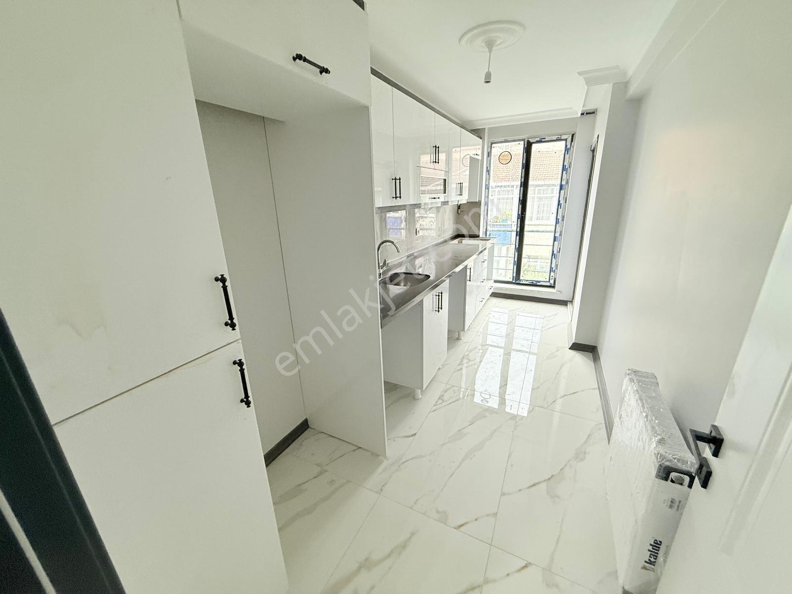 Pusula İnş.tan Cebeci Mah Cadeye Yakın 100m2 4kat Daire — fotoğraf 9