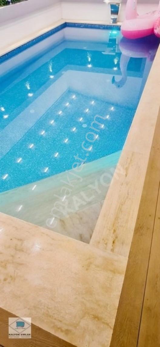 Çeşme Sakarya'da Kalyon'dan Isıtmalı Havuzlu 5+2 Lüks Villa — fotoğraf 6
