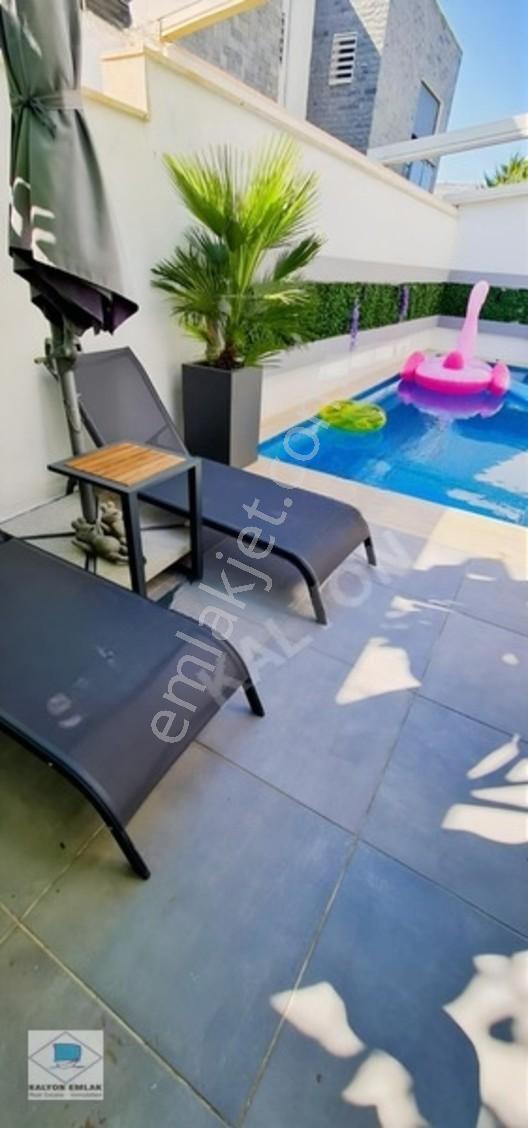 Çeşme Sakarya'da Kalyon'dan Isıtmalı Havuzlu 5+2 Lüks Villa — fotoğraf 7