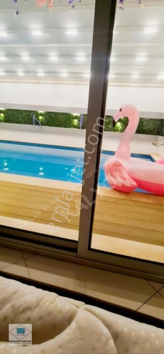 Çeşme Sakarya'da Kalyon'dan Isıtmalı Havuzlu 5+2 Lüks Villa — fotoğraf 15