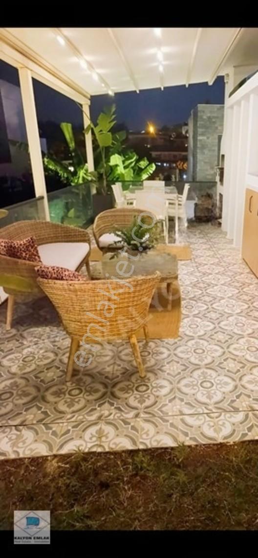 Çeşme Sakarya'da Kalyon'dan Isıtmalı Havuzlu 5+2 Lüks Villa — fotoğraf 18