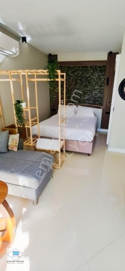 Çeşme Sakarya'da Kalyon'dan Isıtmalı Havuzlu 5+2 Lüks Villa — fotoğraf 19