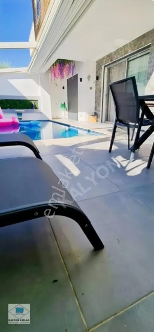 Çeşme Sakarya'da Kalyon'dan Isıtmalı Havuzlu 5+2 Lüks Villa — fotoğraf 29