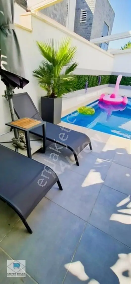 Çeşme Sakarya'da Kalyon'dan Isıtmalı Havuzlu 5+2 Lüks Villa — fotoğraf 33