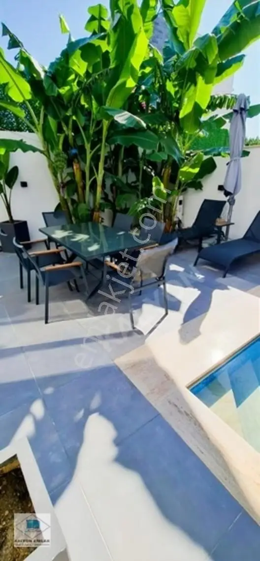 Çeşme Sakarya'da Kalyon'dan Isıtmalı Havuzlu 5+2 Lüks Villa — fotoğraf 35