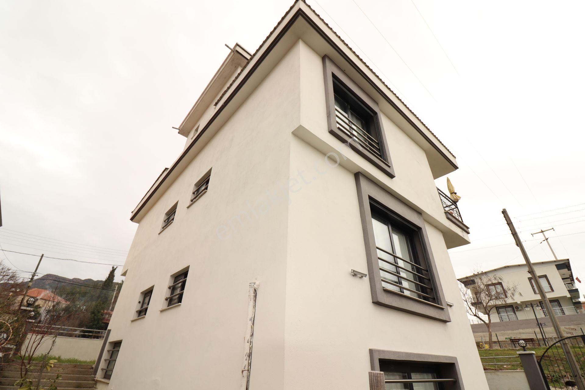 Seferihisar Mersin Alanı Mh. Deniz Manzaralı Bahçeli Satılık 3+1 Villa — fotoğraf 6