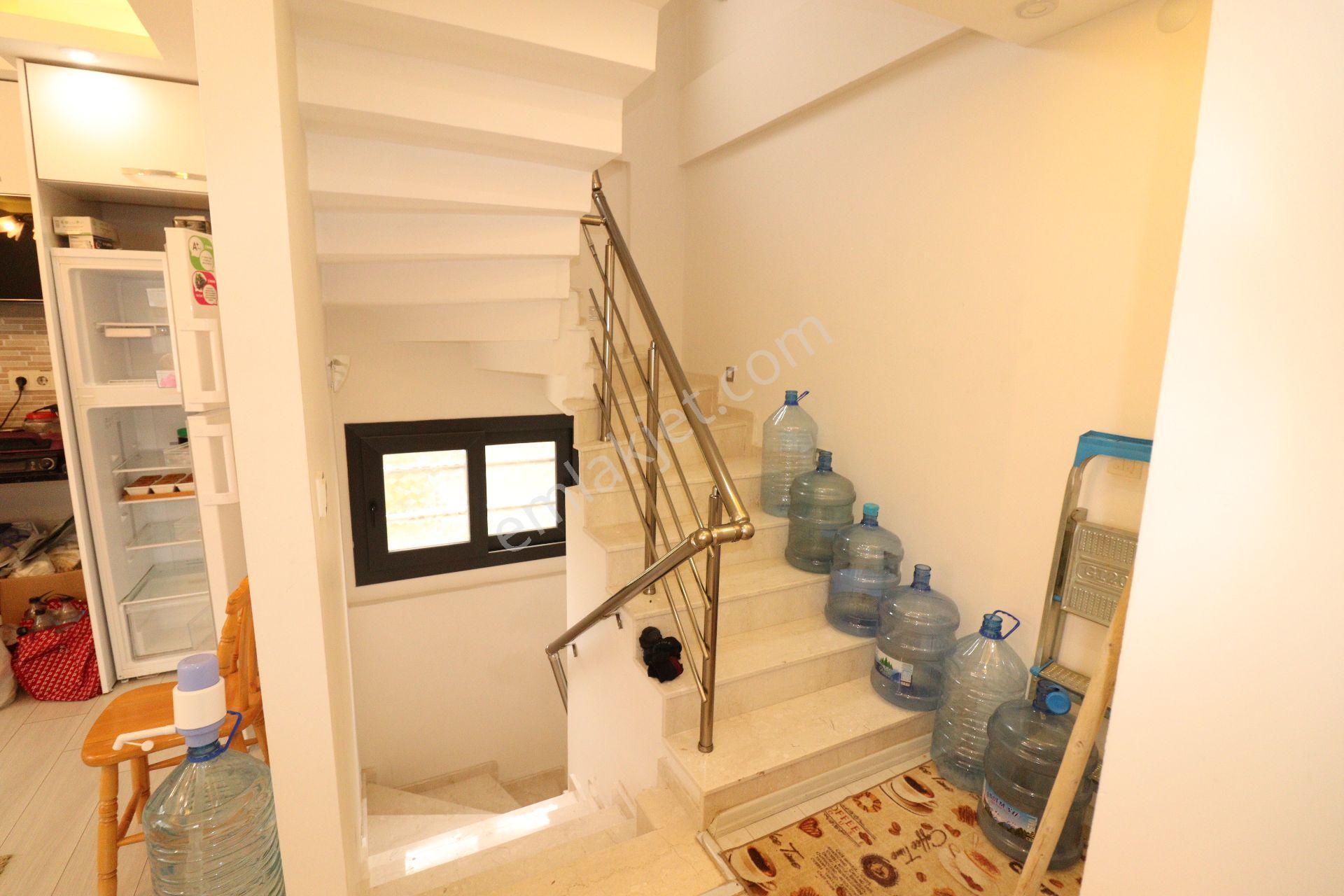 Seferihisar Mersin Alanı Mh. Deniz Manzaralı Bahçeli Satılık 3+1 Villa — fotoğraf 11