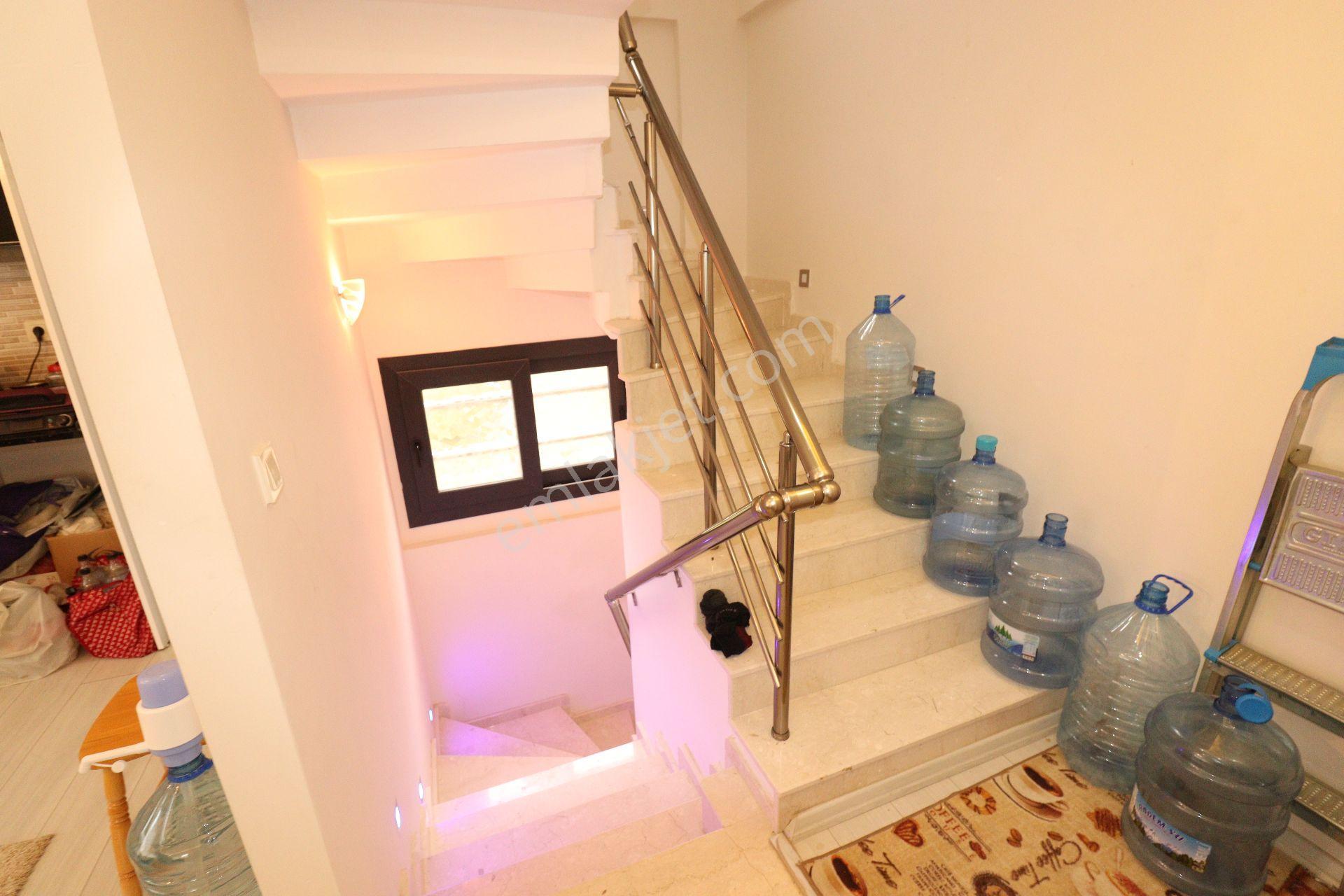 Seferihisar Mersin Alanı Mh. Deniz Manzaralı Bahçeli Satılık 3+1 Villa — fotoğraf 17