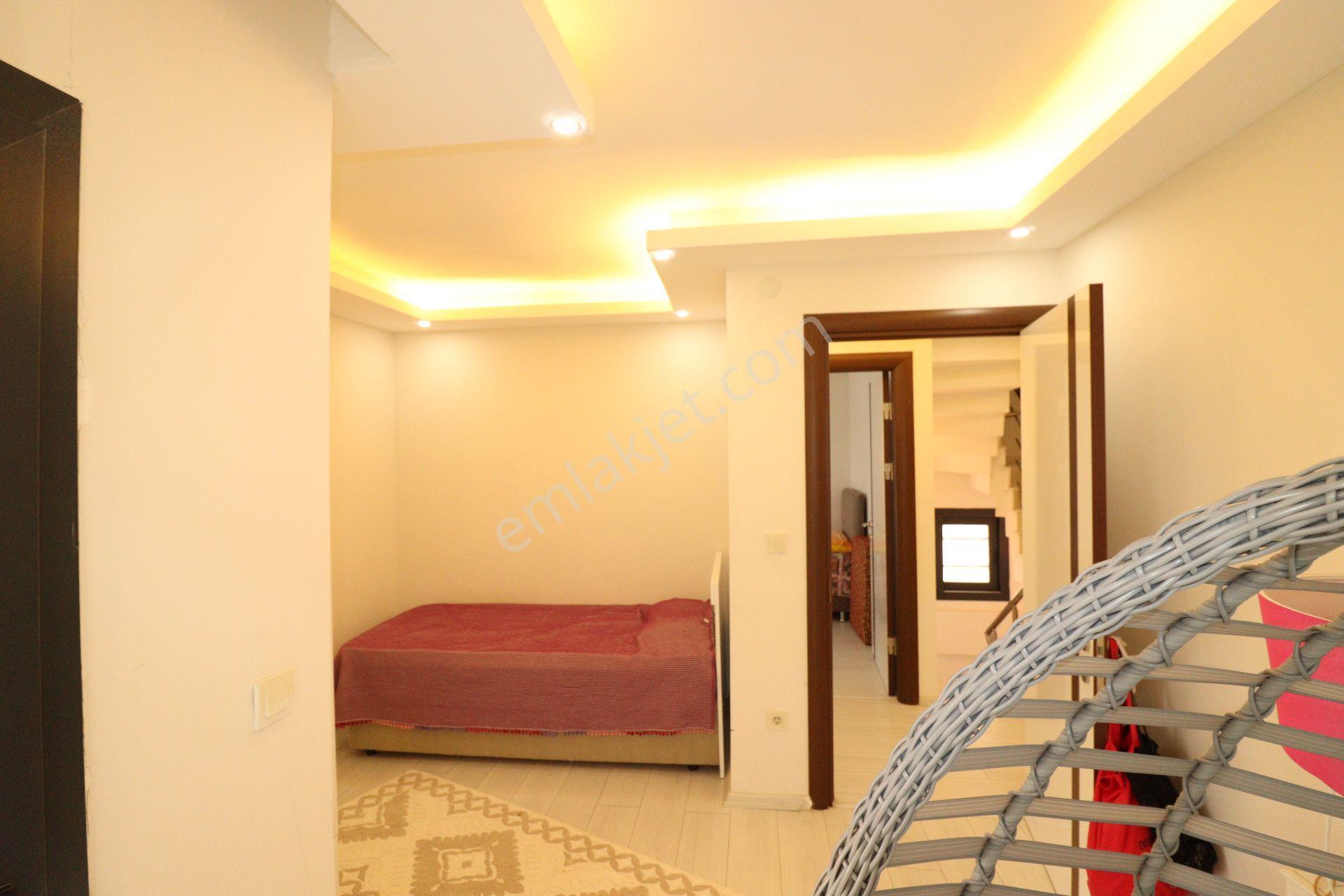 Seferihisar Mersin Alanı Mh. Deniz Manzaralı Bahçeli Satılık 3+1 Villa — fotoğraf 21