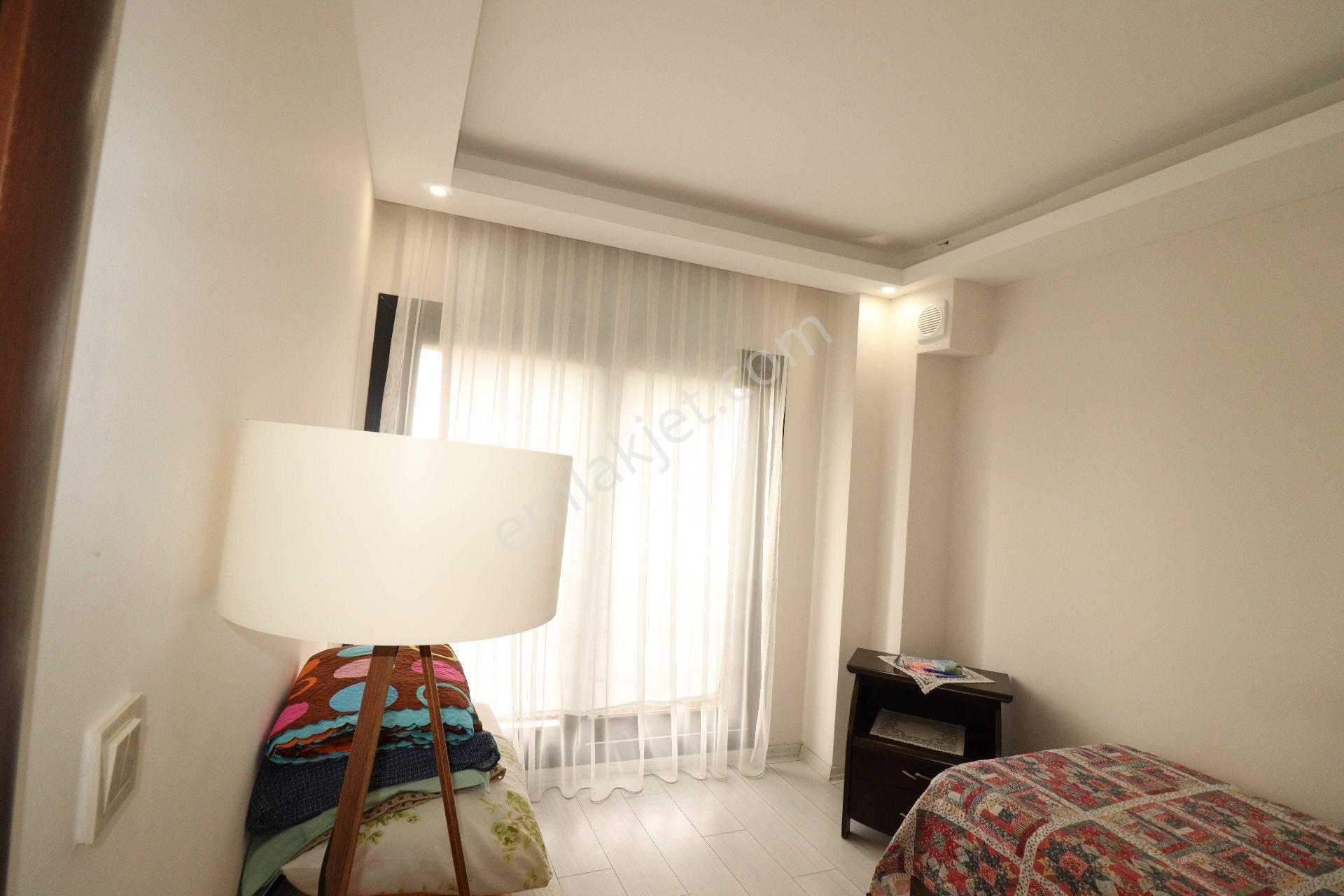 Seferihisar Mersin Alanı Mh. Deniz Manzaralı Bahçeli Satılık 3+1 Villa — fotoğraf 22