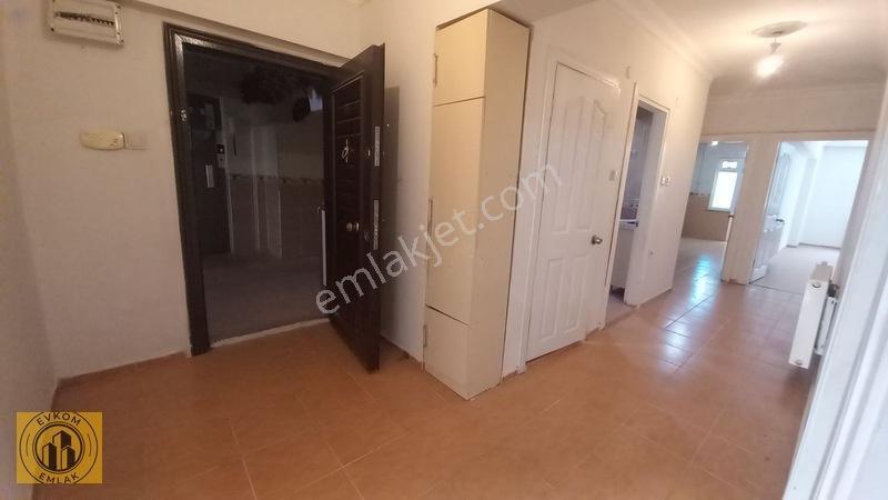 Evkom Emlak Tan Şeyhsinan Mah De 3+1 İskanlı Daire — fotoğraf 3