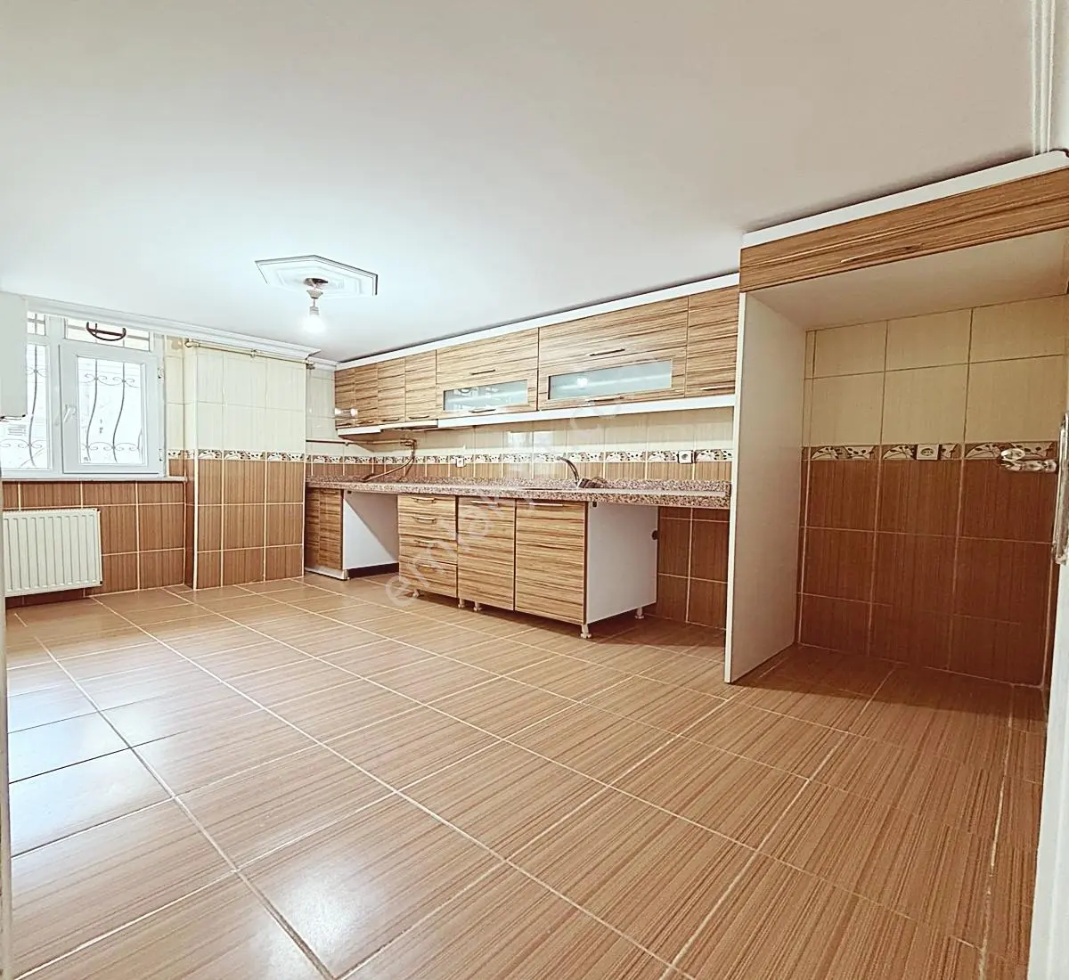 Kıraç Cadde Dibinde 2+1 Tek Daire Üzeri Yüksek Giriş — fotoğraf 2