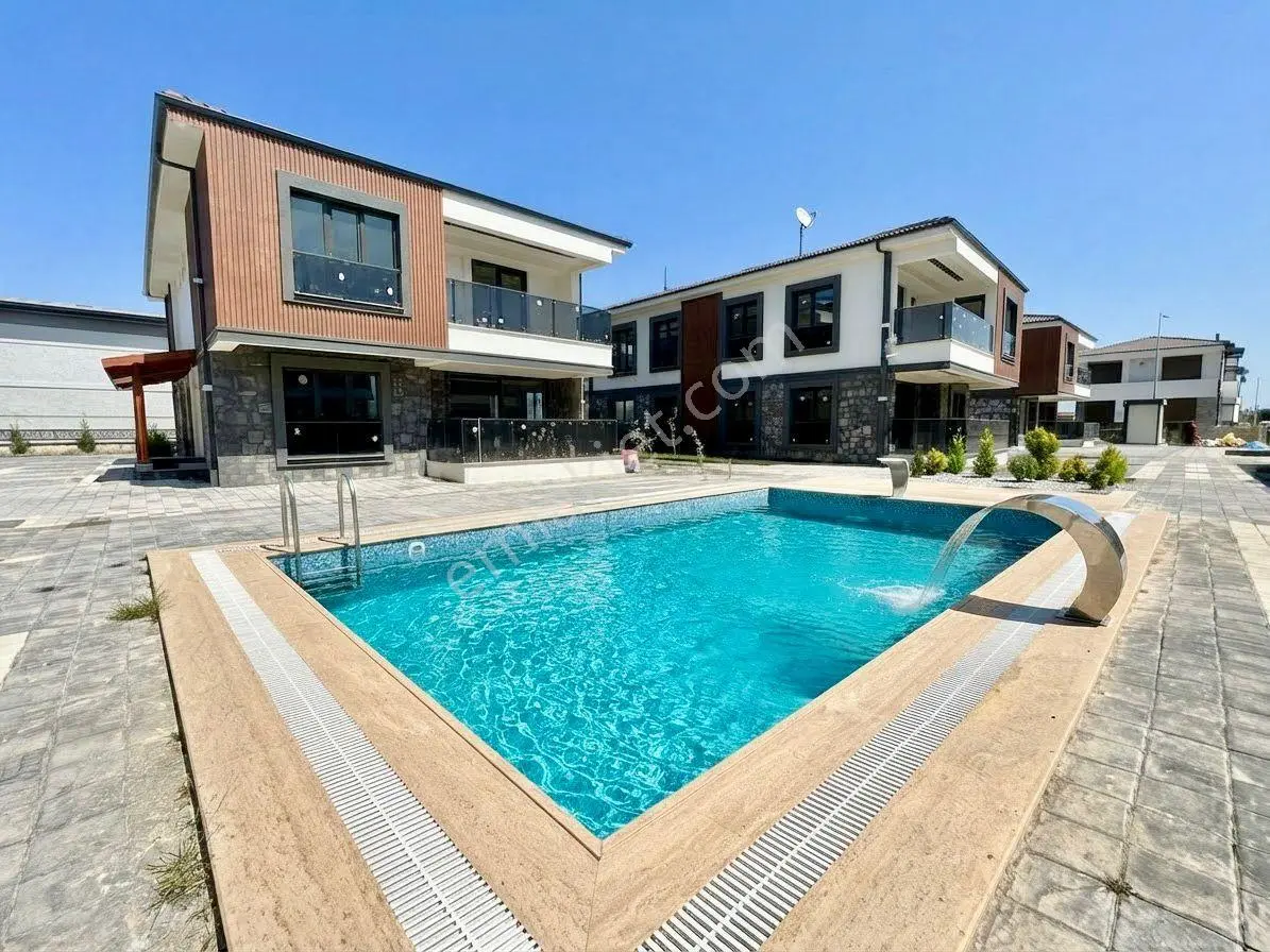 Ay Emlaktan Burhaniye Ören'de Denize 400 Metre Yüzme Havuzlu Satılık 2+1 Ultra Lüks Müstakil Villa — fotoğraf 6
