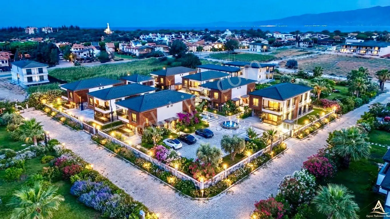 Ay Emlaktan Burhaniye Ören'de Denize 400 Metre Yüzme Havuzlu Satılık 2+1 Ultra Lüks Müstakil Villa — fotoğraf 7