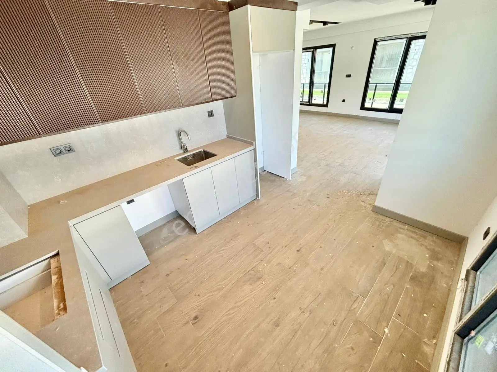 Ay Emlaktan Burhaniye Ören'de Denize 400 Metre Yüzme Havuzlu Satılık 2+1 Ultra Lüks Müstakil Villa — fotoğraf 12