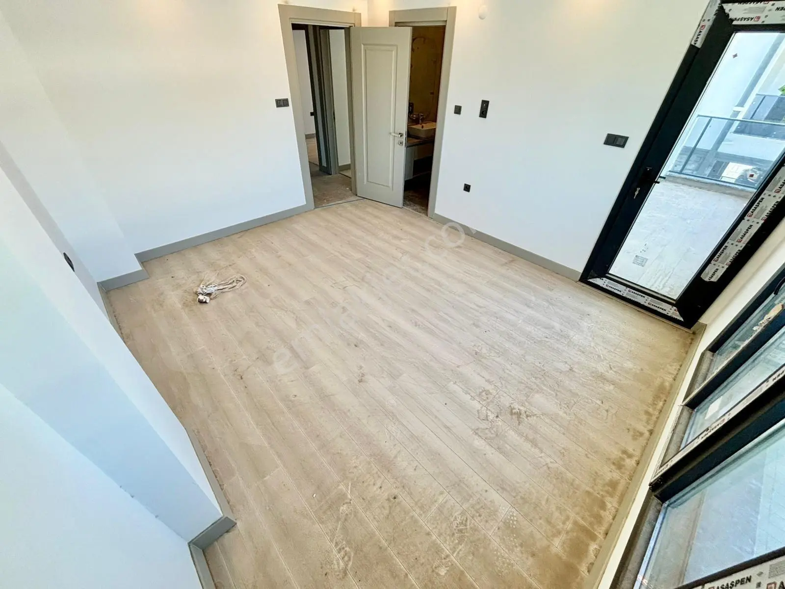 Ay Emlaktan Burhaniye Ören'de Denize 400 Metre Yüzme Havuzlu Satılık 2+1 Ultra Lüks Müstakil Villa — fotoğraf 16
