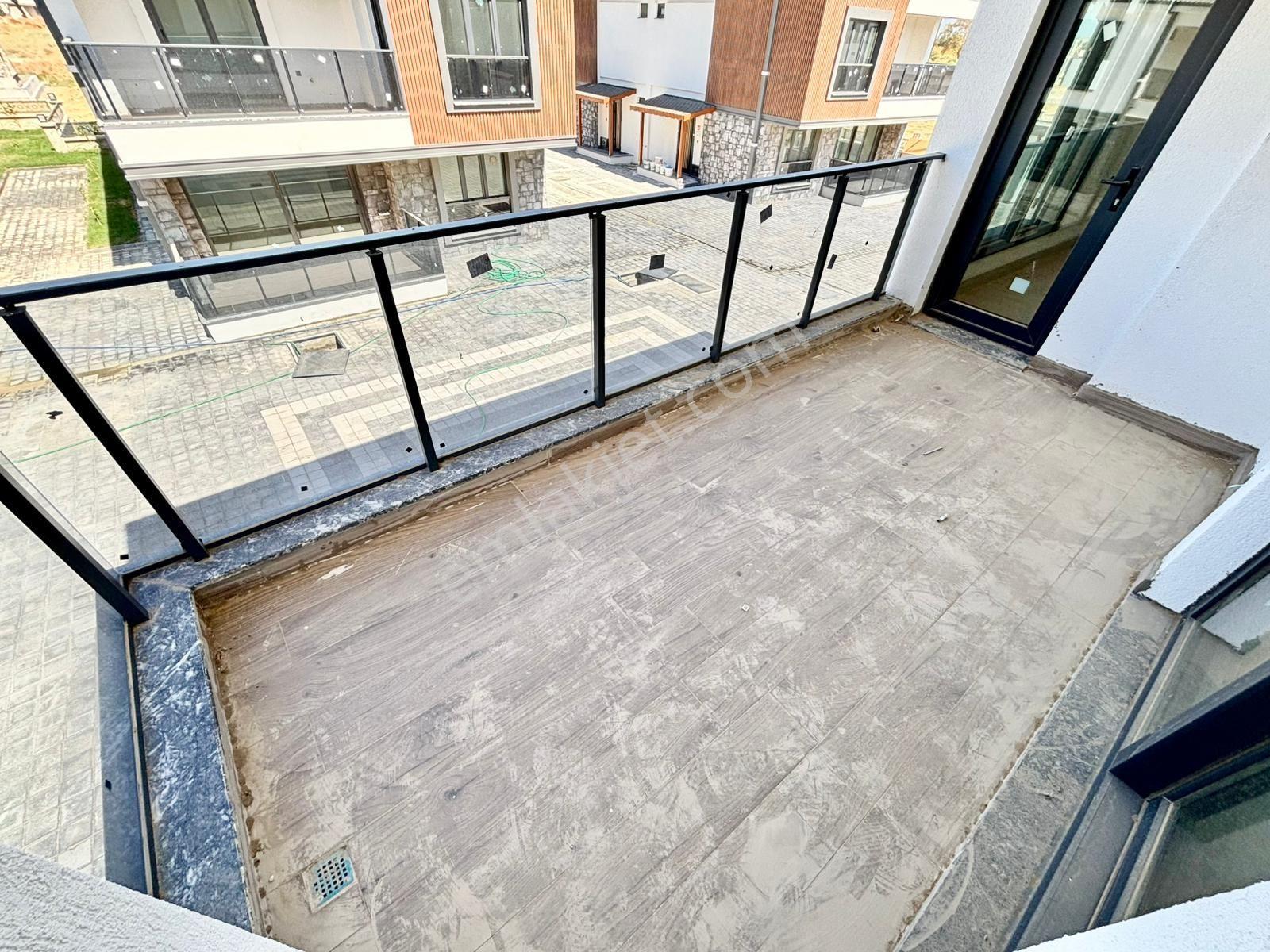 Ay Emlaktan Burhaniye Ören'de Denize 400 Metre Yüzme Havuzlu Satılık 2+1 Ultra Lüks Müstakil Villa — fotoğraf 17