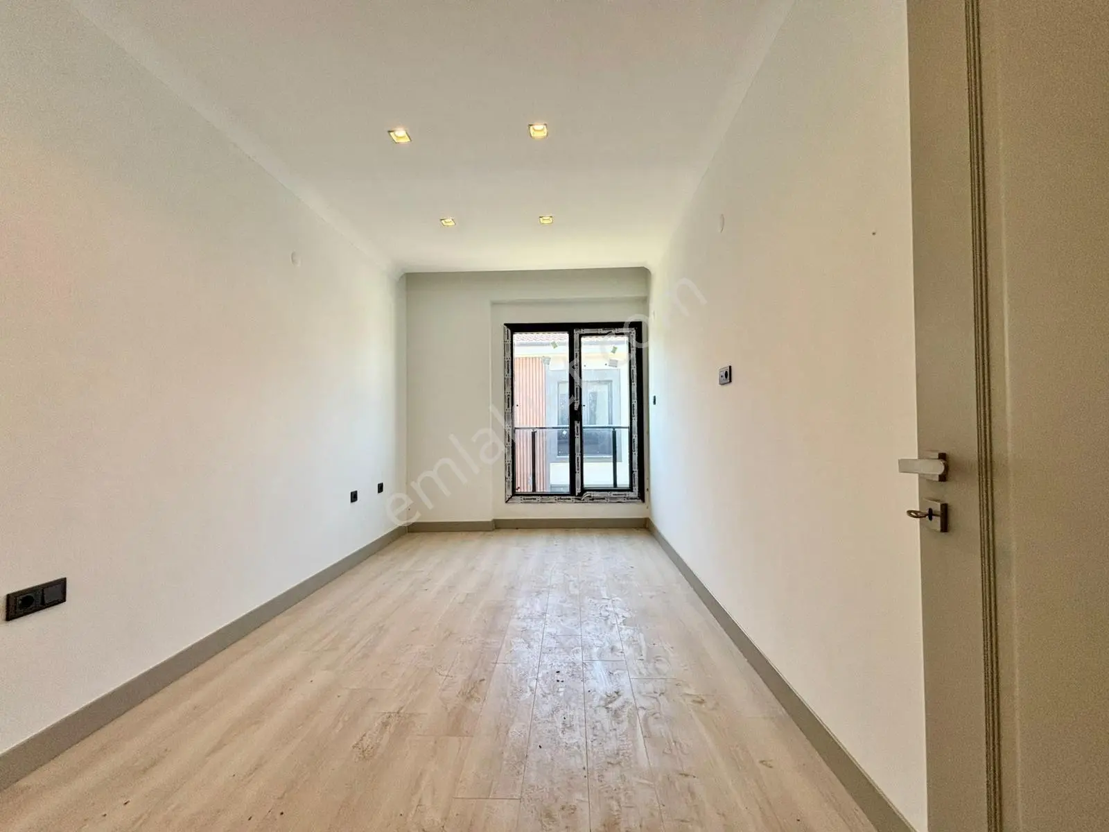 Ay Emlaktan Burhaniye Ören'de Denize 400 Metre Yüzme Havuzlu Satılık 2+1 Ultra Lüks Müstakil Villa — fotoğraf 23