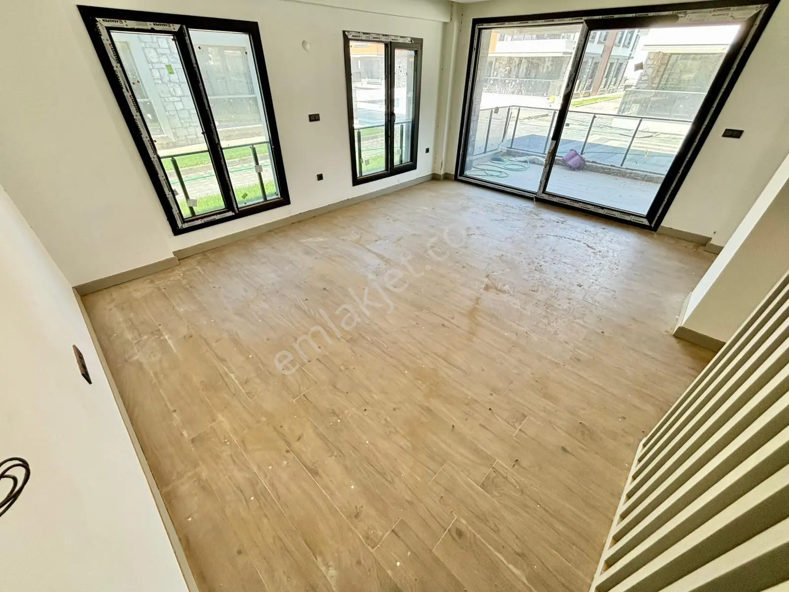 Ay Emlaktan Burhaniye Ören'de Denize 400 Metre Yüzme Havuzlu Satılık 2+1 Ultra Lüks Müstakil Villa — fotoğraf 30