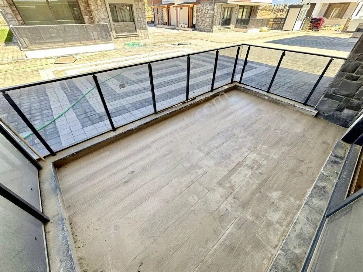 Ay Emlaktan Burhaniye Ören'de Denize 400 Metre Yüzme Havuzlu Satılık 2+1 Ultra Lüks Müstakil Villa — fotoğraf 32