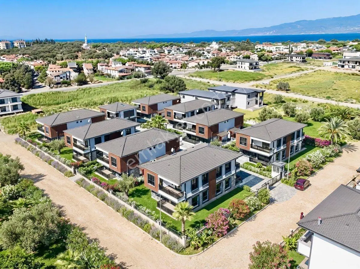 Ay Emlaktan Burhaniye Ören'de Denize 400 Metre Yüzme Havuzlu Satılık 2+1 Ultra Lüks Müstakil Villa — fotoğraf 35