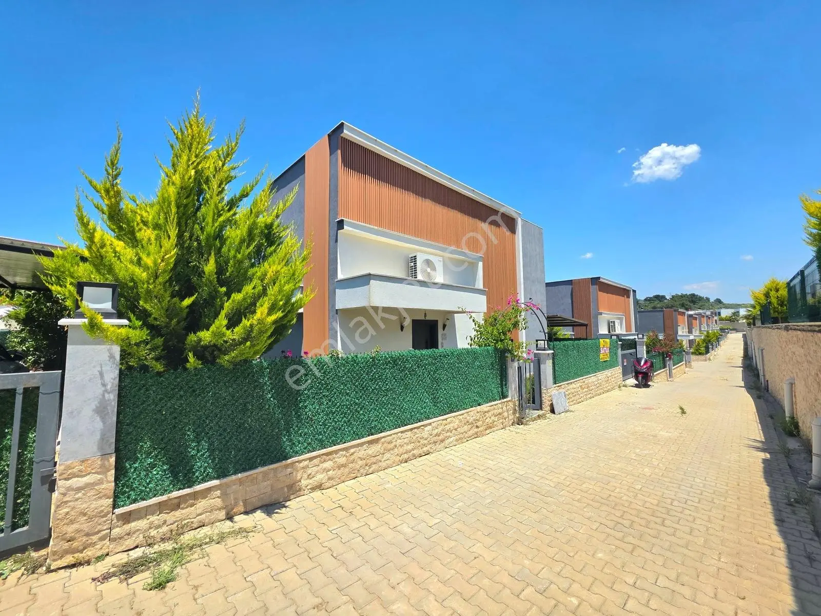 Kuşadası Merkezde Müstakil Özel Havuzlu Satılık Villa — fotoğraf 2