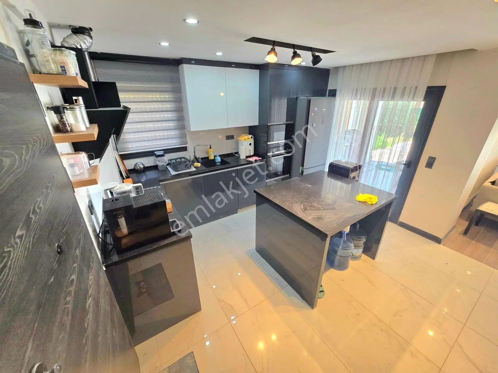Kuşadası Merkezde Müstakil Özel Havuzlu Satılık Villa — fotoğraf 15