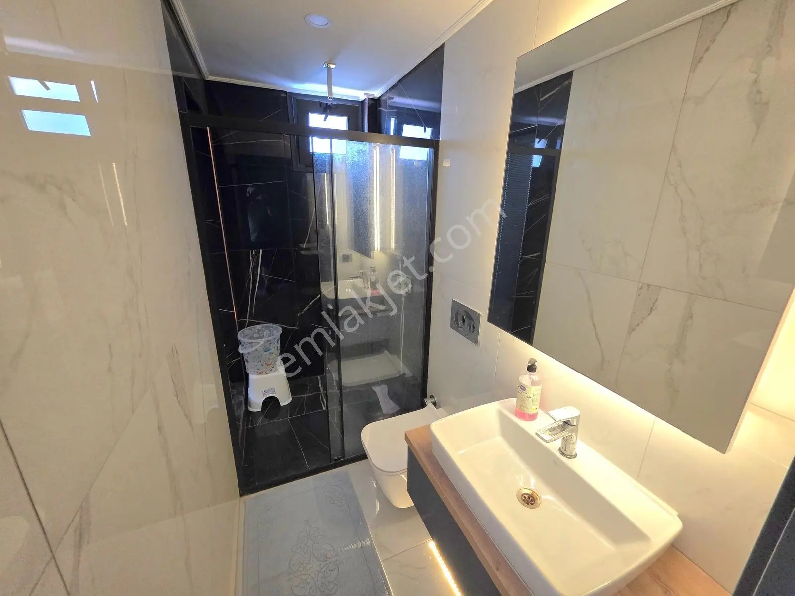 Kuşadası Merkezde Müstakil Özel Havuzlu Satılık Villa — fotoğraf 25